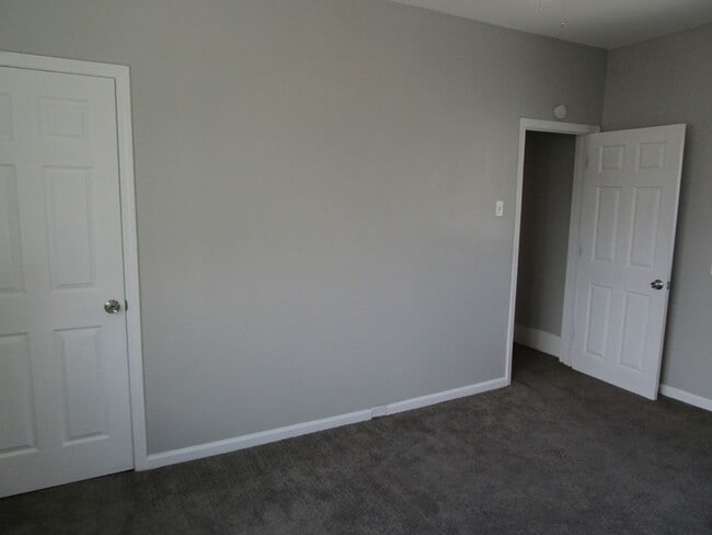 Building Photo - UPDATED 1 BEDROOM, 1 BATH HOME + OFFICE IN...