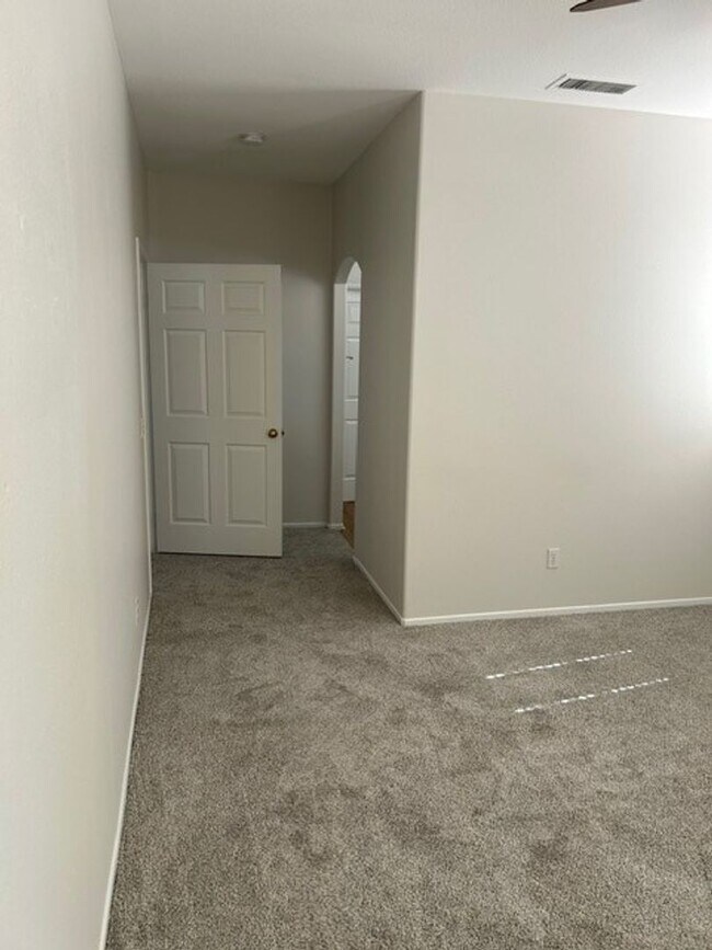 Building Photo - 2-Bedroom 2-Bath Rancho Santa Margarita Home
