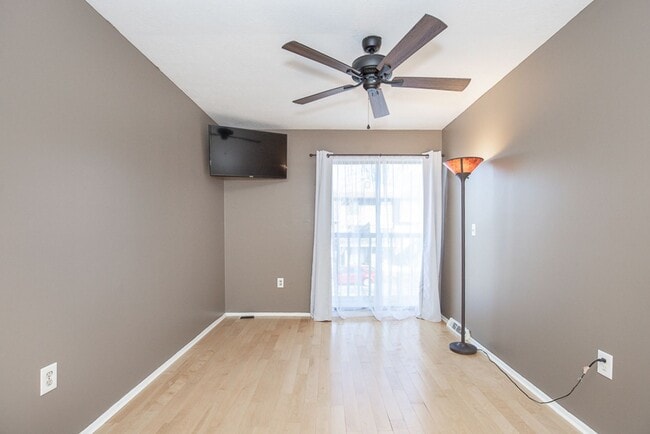 Building Photo - 7392 Creekwood Dr