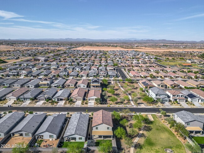 Building Photo - 17809 W Country Club Terrace