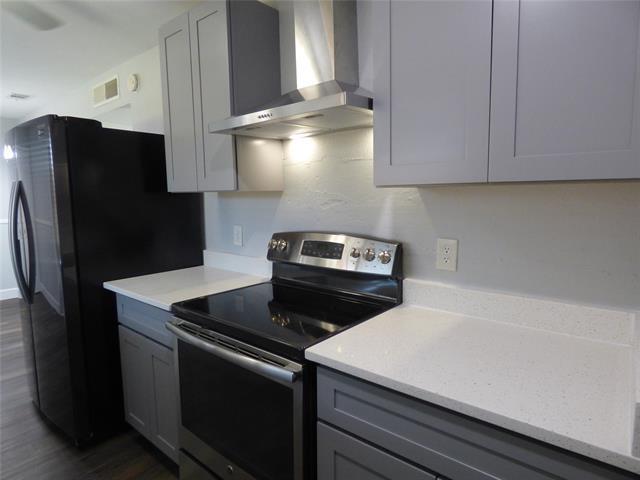 Building Photo - 5016 Roberts Dr