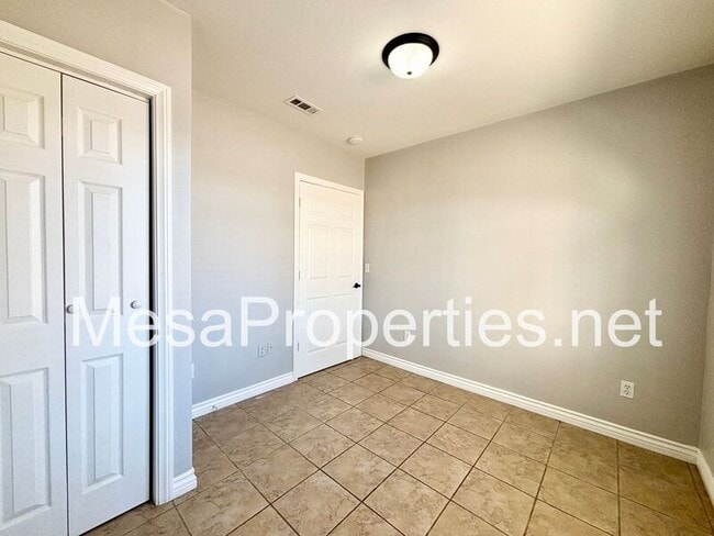 Building Photo - 10795 Merino Ave