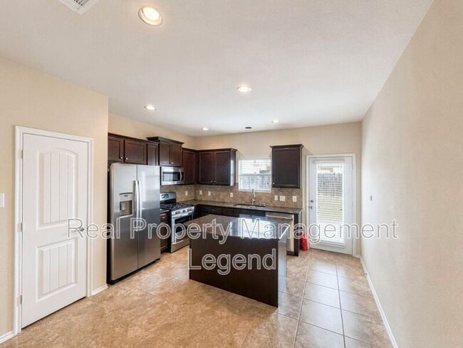 Building Photo - 9929 Pronghorn Rd