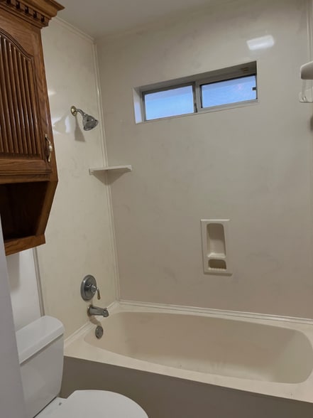 Building Photo - 1709 Bobcat Ln