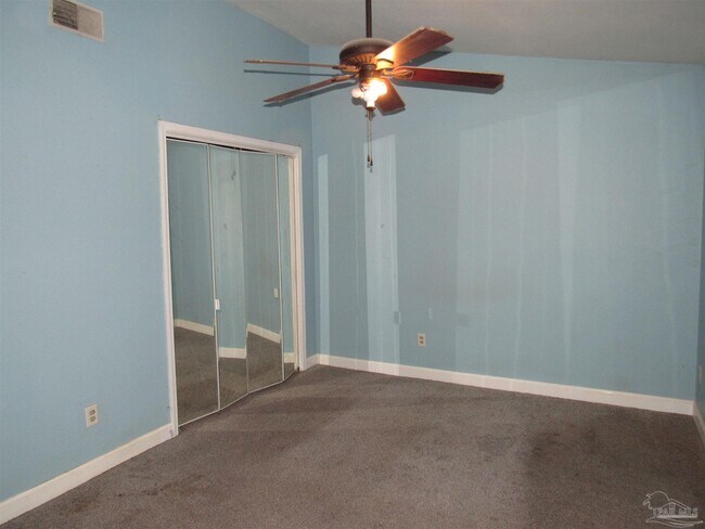Building Photo - 7804 Oak Forest Dr