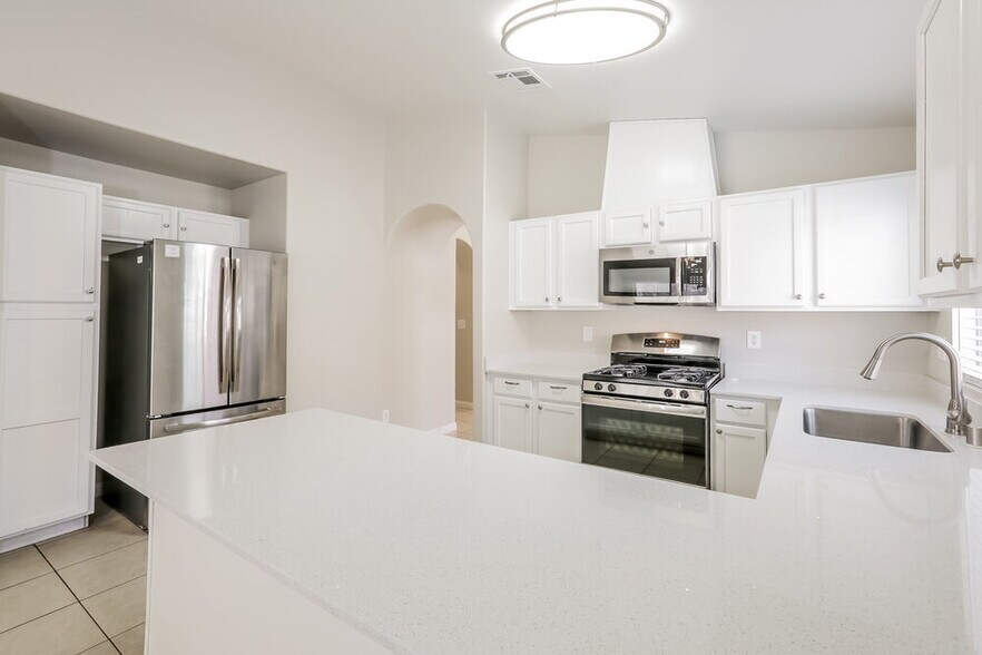 Building Photo - 6568 Duck Hill Springs Dr