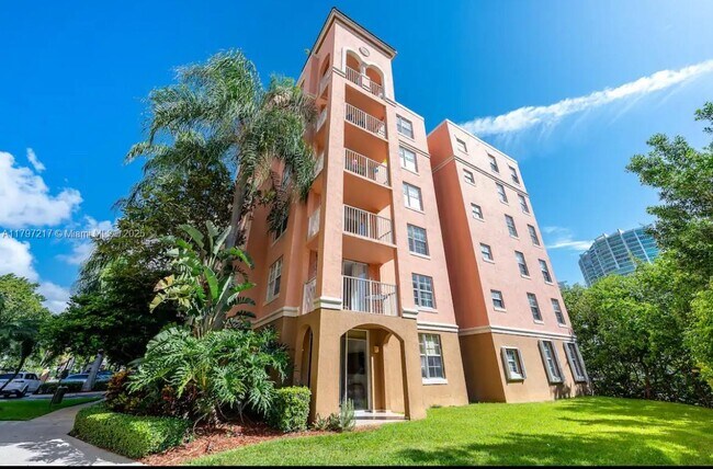 Building Photo - 19999 E Country Club Dr