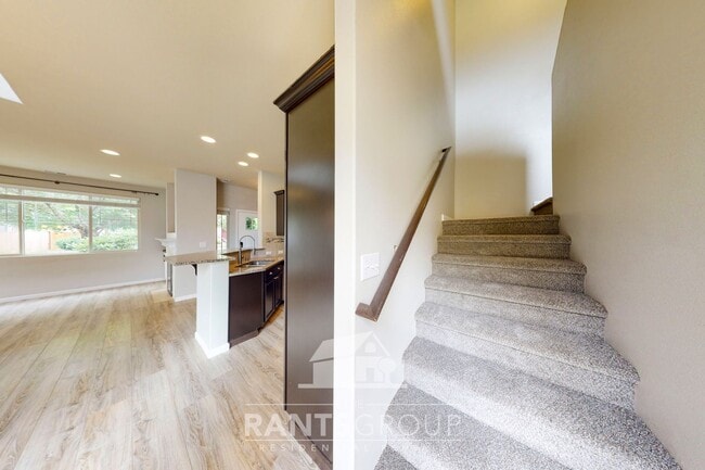 Building Photo - Stylish 3-Bedroom Townhome in Great West Olympia Location