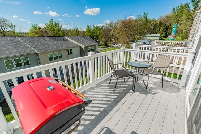 Building Photo - 210 Summerfield Dr