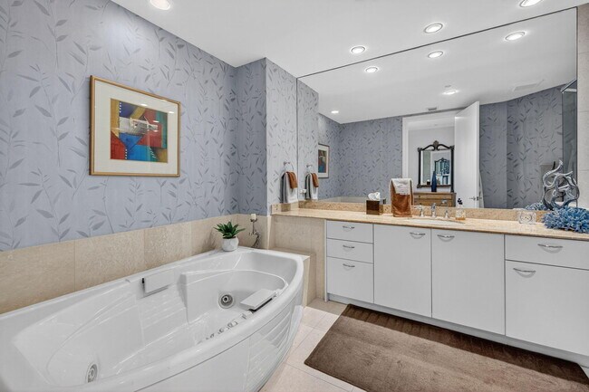 Building Photo - 1600 S Ocean Blvd