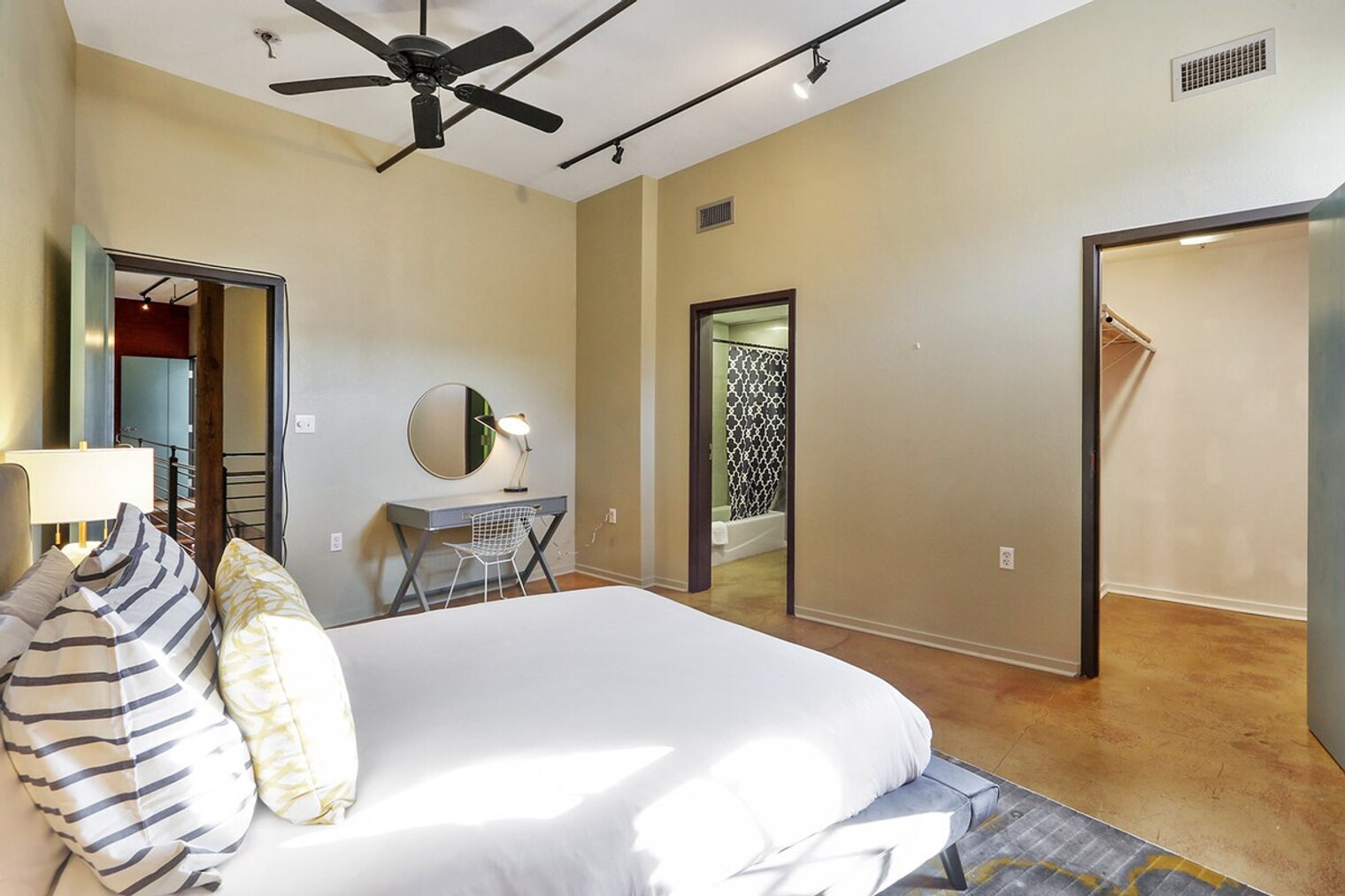 Building Photo - 1041 Constance St