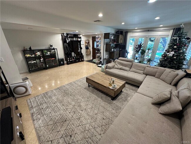 Building Photo - 14623 Weddington St