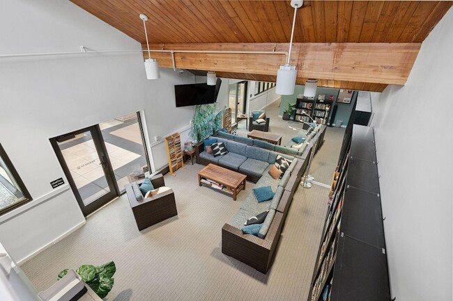 Building Photo - 20 NE 2nd St