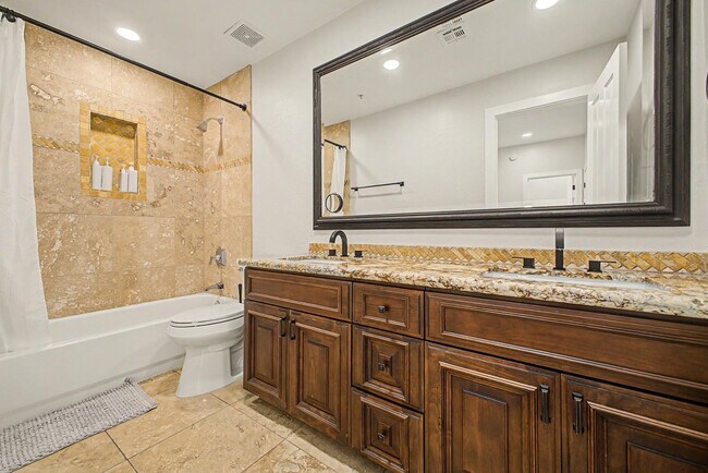 Building Photo - 7262 E Woodsage Ln