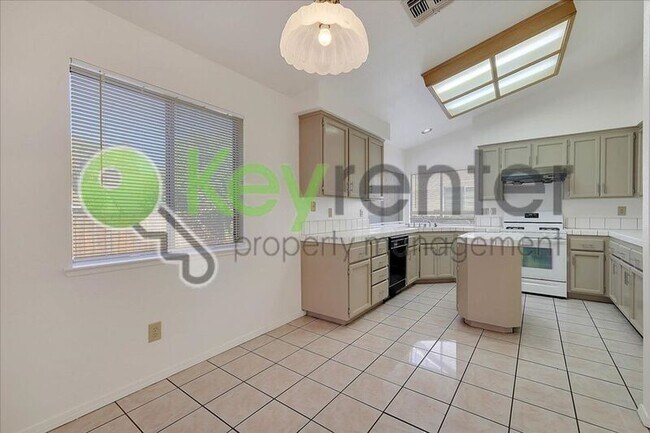 Building Photo - 9033 Chantal Way