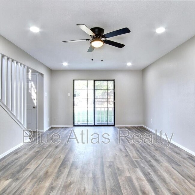 Building Photo - 2300 Indigo Ln