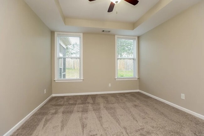 Building Photo - 4331 Silver Oaks Dr