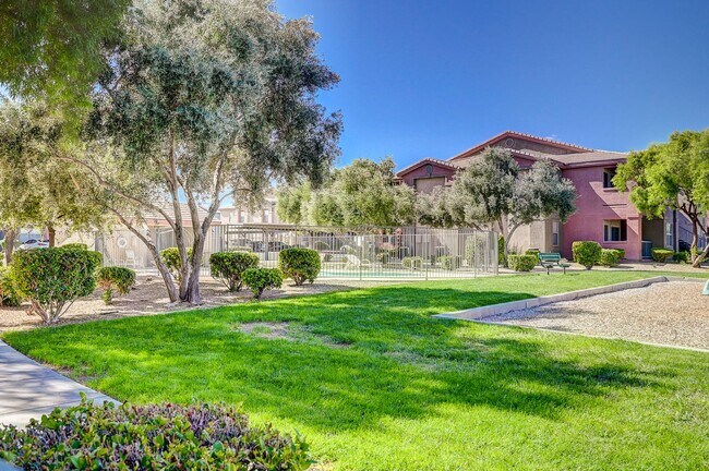 Building Photo - Downstairs 1 Bedroom Unit in Gated Community - S.W.