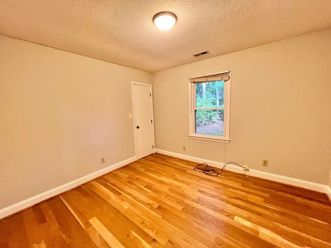 Building Photo - Newly Renovated 3BD, 2.5BA North Raleigh Home on a Private Lot in a Prime Location Near Shopping,...