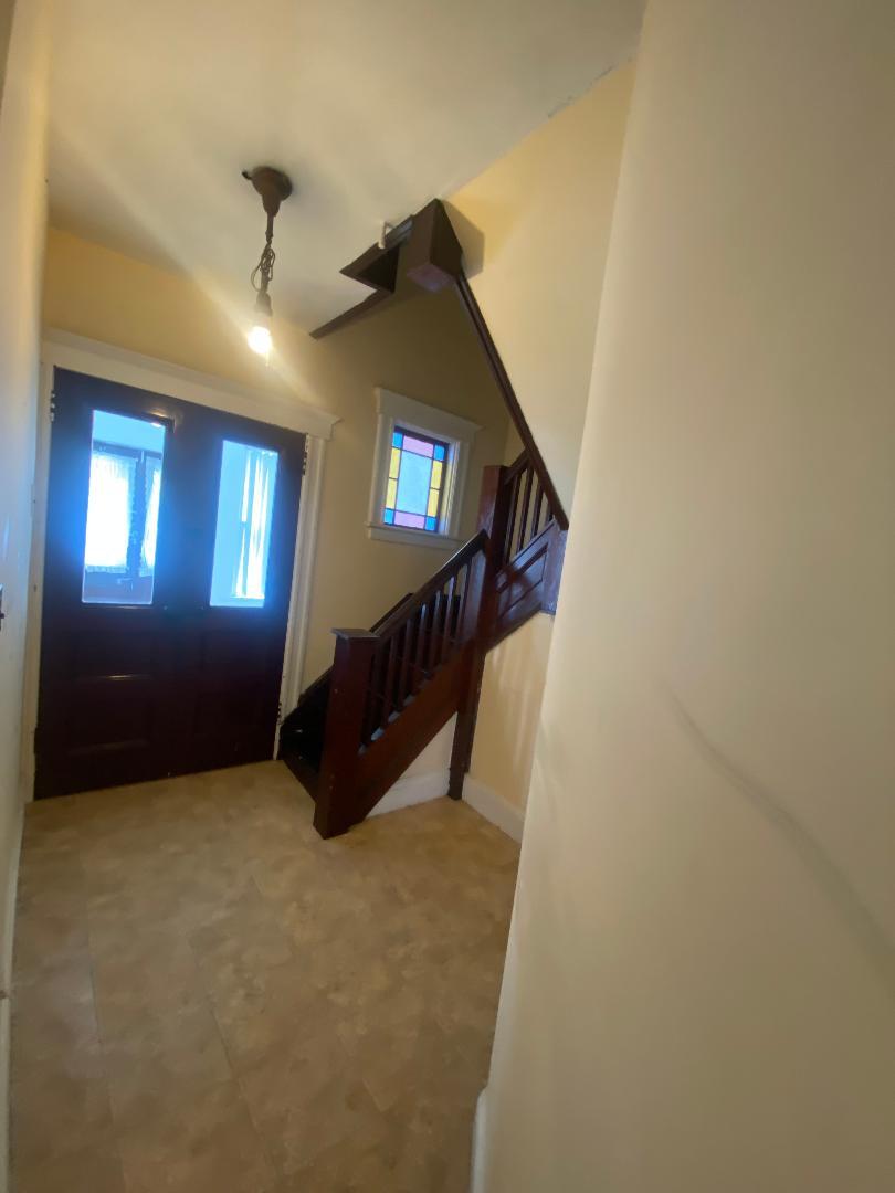 Foyer - 112 Jackson Ave
