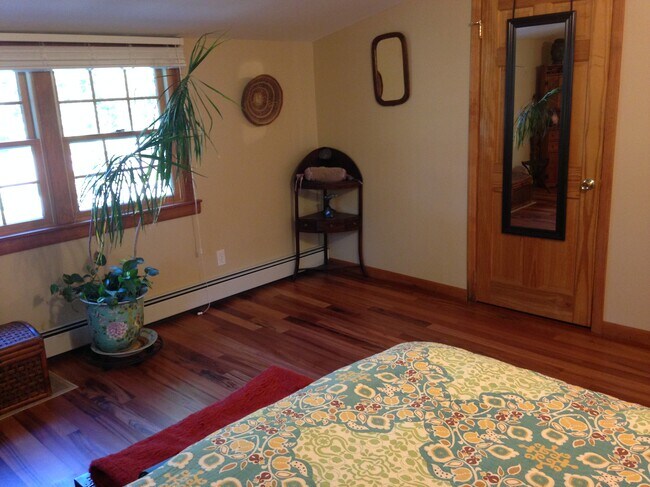 Building Photo - 155 Oakfield Ave