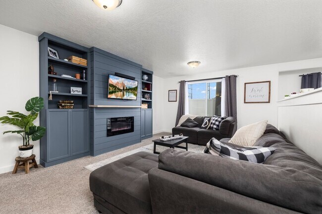 Building Photo - 318 Wren Hill Ln