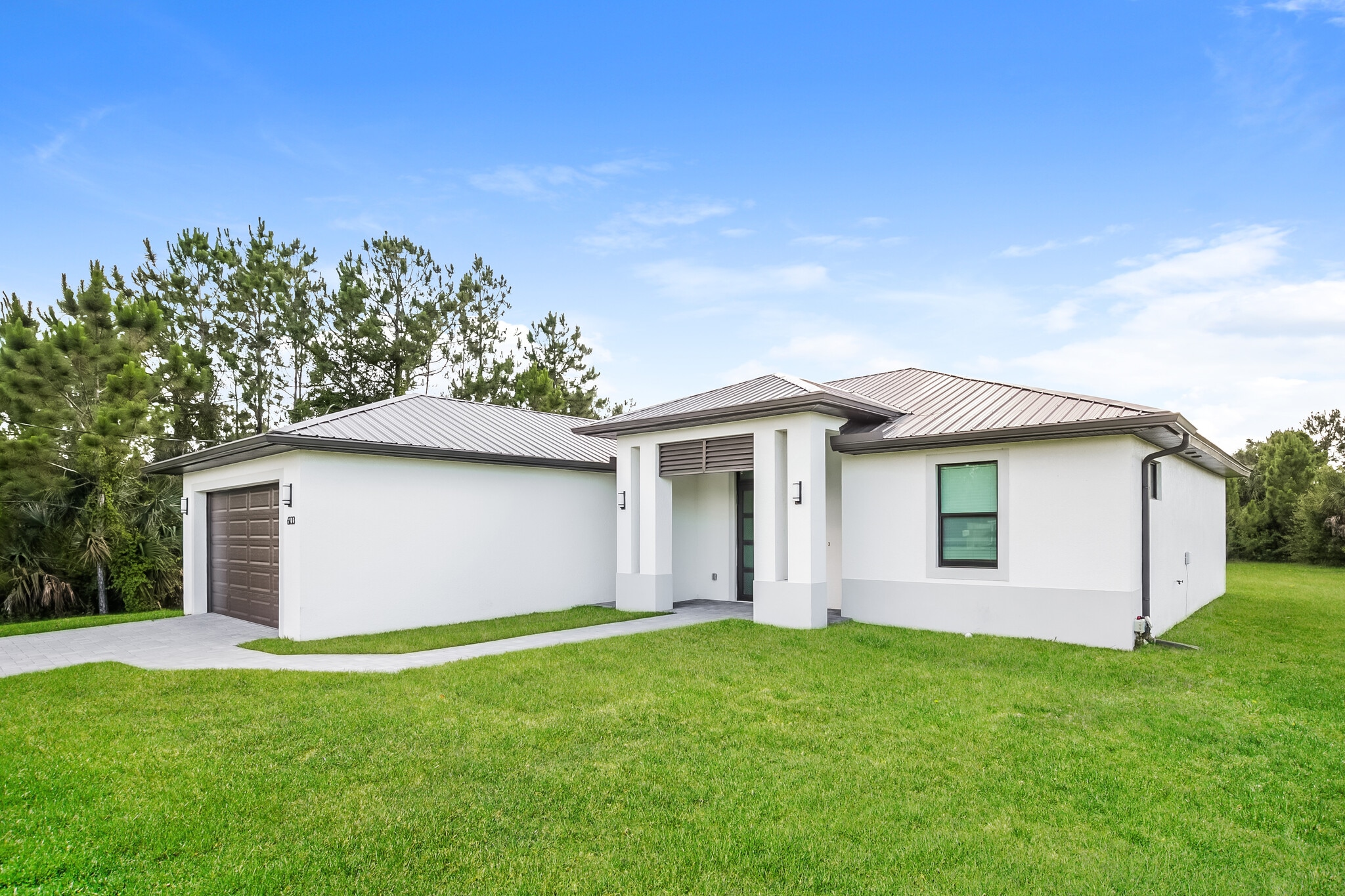 Building Photo - 6133 Hughes Ave