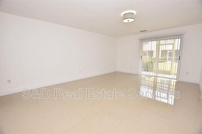 Building Photo - 5410 River Rock Rd