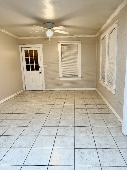 Building Photo - 724 E Patterson St