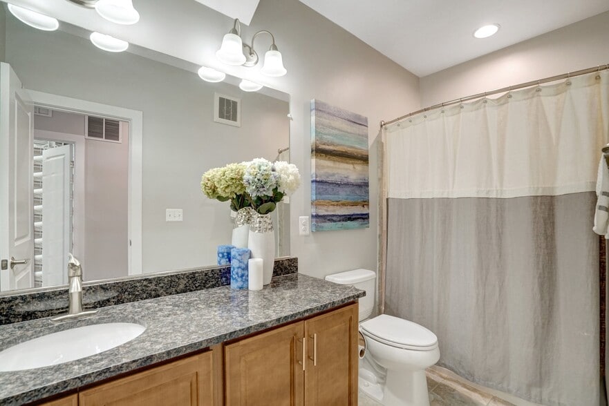 Upstairs Bathroom - 2209 Richmond Hwy