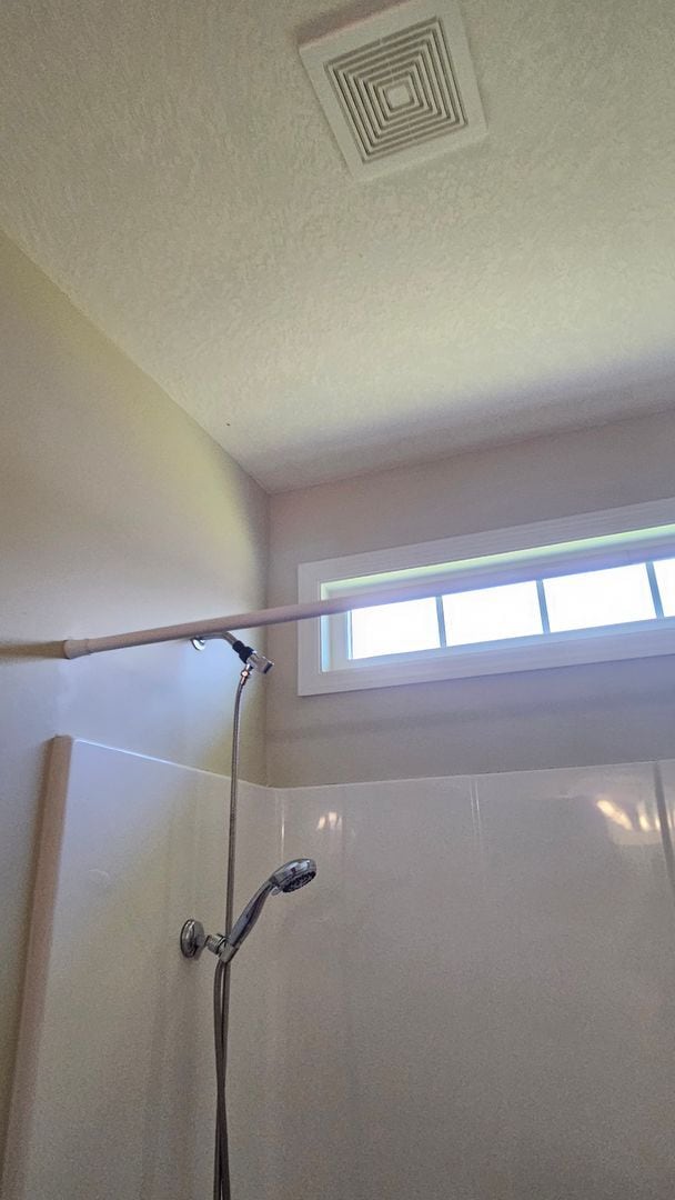 Building Photo - Knights Landing four bedroom home