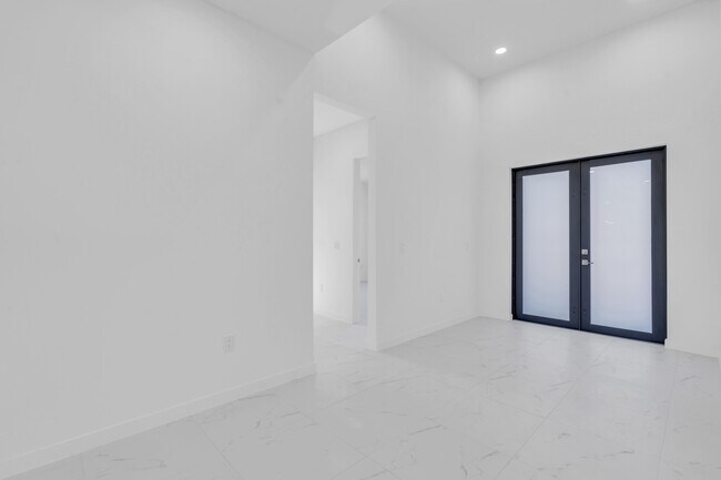 Building Photo - 3617 NW 38th Terrace