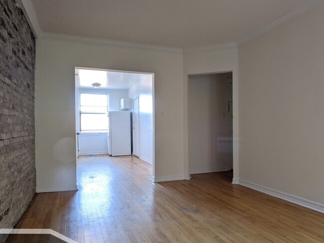Building Photo - 2334.5 N Spaulding Ave
