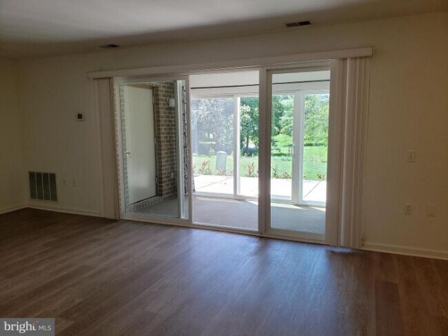 Building Photo - 3221 S Leisure World Blvd