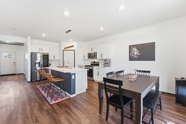 Building Photo - 25424 W Cerena Cir