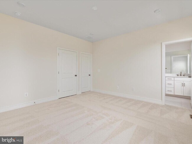 Building Photo - 123 Choke Cherry Ct