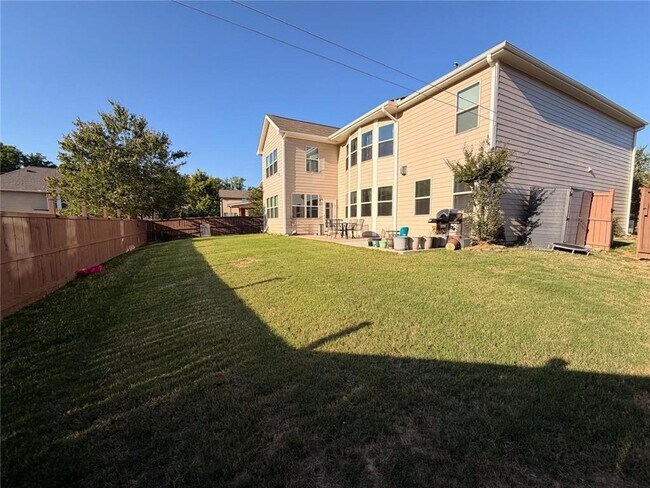 Building Photo - 4415 Highfield Dr