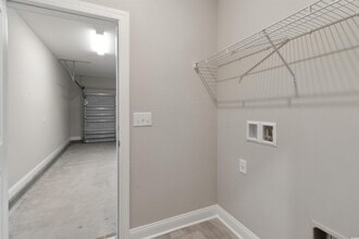 Building Photo - 10412 Holland Ct