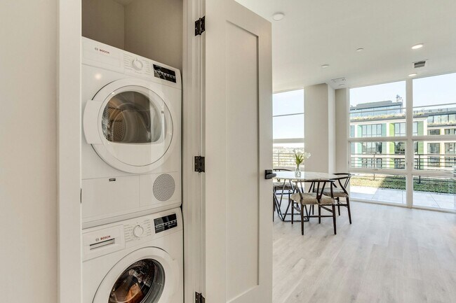 Building Photo - 1716 14th St NW