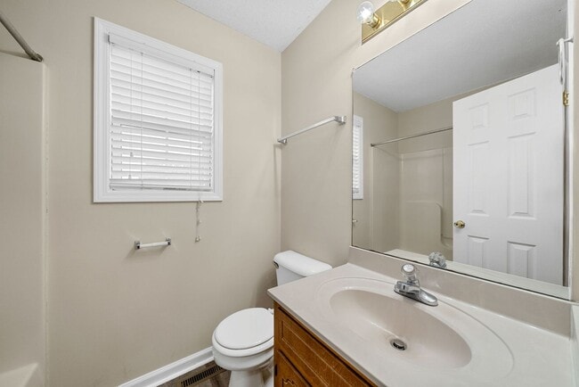 Building Photo - 1 Bedroom Pet Friendly Home For Rent Near ...