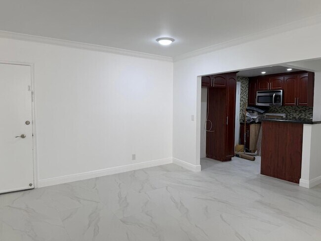 Building Photo - 2161 NE 68th St