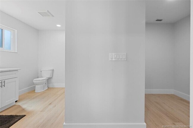 Building Photo - 1534 Thumb Point Dr