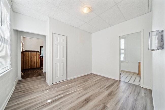 Building Photo - Stunning 3 Bedroom home in Greensburg Avai...