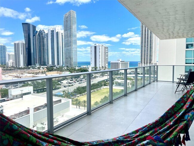 Building Photo - 300 Sunny Isles Blvd