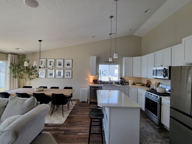 Dinning room - 15407 N Renee Ct