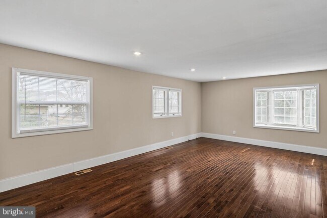 Building Photo - 2730 Old Cedar Grove Rd