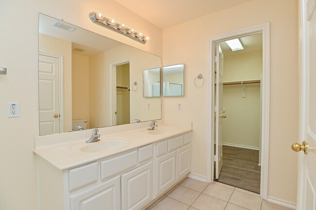 Building Photo - 16827 Bellmoor Ln