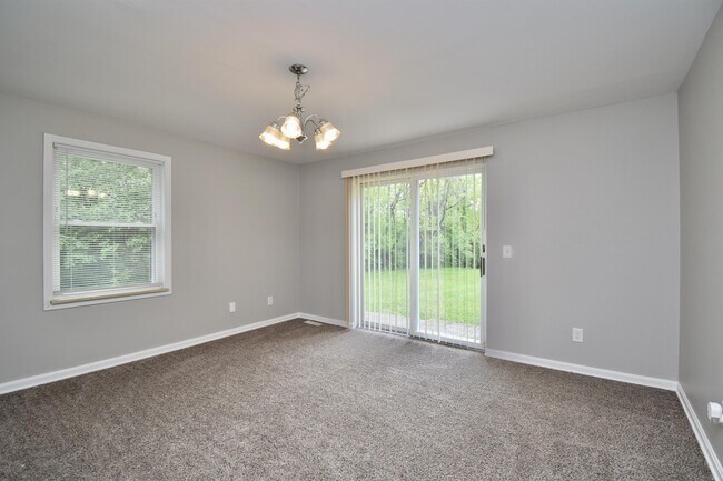 Building Photo - 9571 Beech Dr