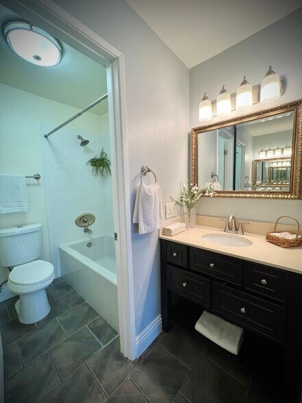 Primary Bedroom #2 bathroom - 10341 Azuaga St
