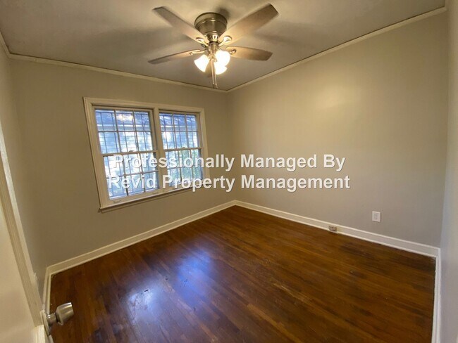 Building Photo - 328 Buntyn St